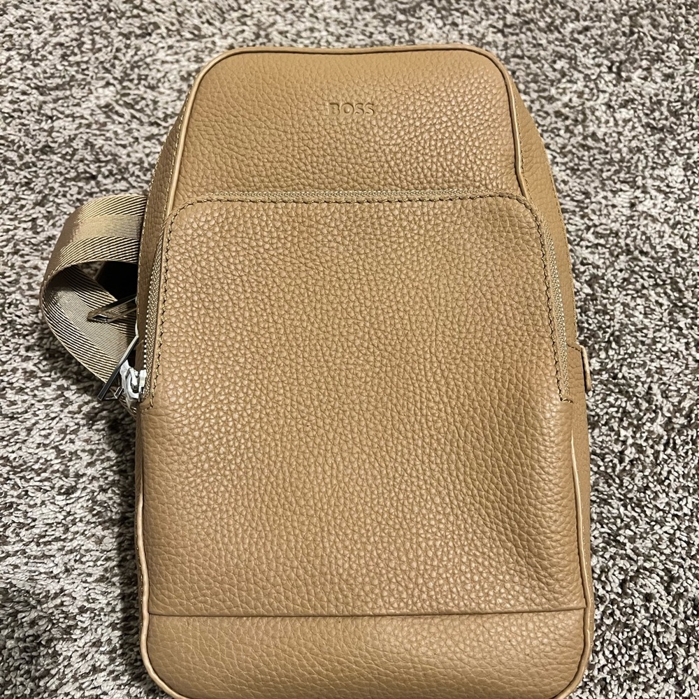 Brand new BOSS Crosstown Leather Sling Pack